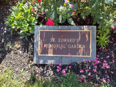 Saint Edwards Episcopal Church Memorial Garden Dans Lancaster Pennsylvania Cimetière Find A Grave