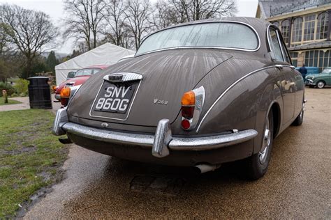 Lot 52 1969 Daimler V8 250