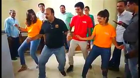 Dabbu Uncle As A Dance Master Sanjeev Srivastava New Video Youtube