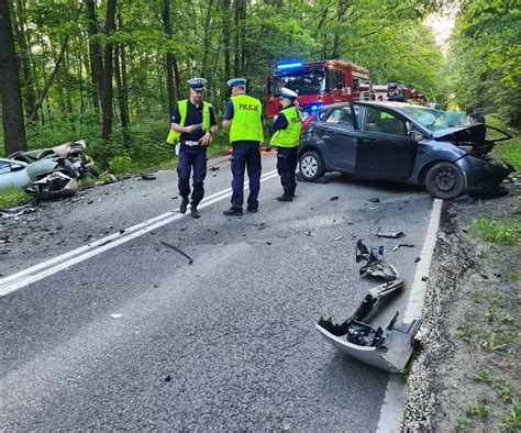 Zderzenie dwóch osobówek na ul Mysłowickiej w Katowicach Kierowcy są