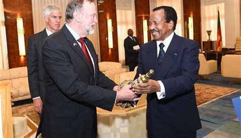 PAUL BIYA A LE COMPLEXE DE LHOMME BLANC Coups Francs