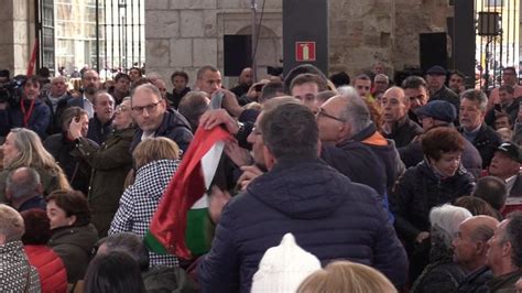 Las protestas por el Sáhara se cuelan en el mitin de Sánchez en Burgos