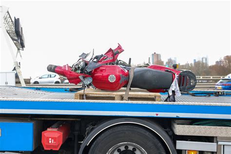 Van Brienenoordbrug Deels Afgesloten Na Ongeval Met Motorrijder