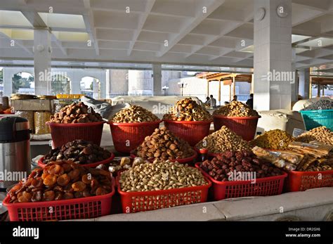 Samarkand Bazaar Market Hi Res Stock Photography And Images Alamy