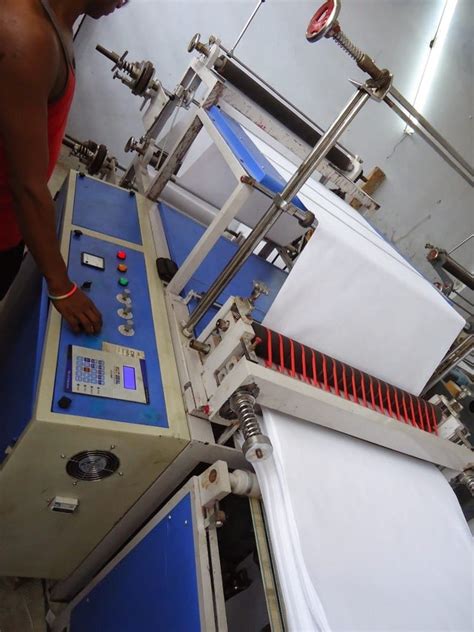 Shivam Machinery Non Woven Fabric Roll Cutting Machine For Industrial