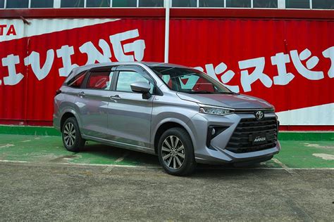 gambar toyota avanza  cek interior eksterior warna zigwheels