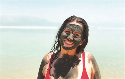 7 Hot Sexy Maha Yakoub Bikini Pics