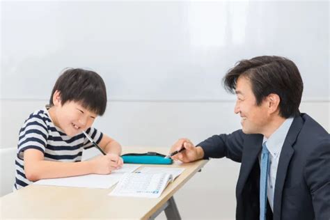 【別室登校】は不登校の子どもの希望？別室登校のメリットとデメリットを解説