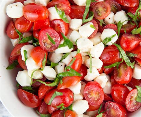 How To Make Chopped Caprese Salad Centercutcook