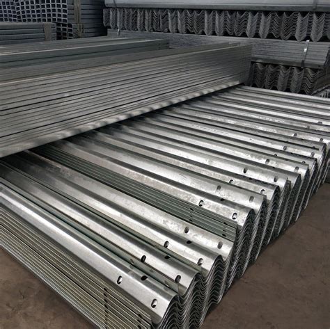 Galvanized Coating Corrugated W Beam Rails Road Safety Barriers Highway