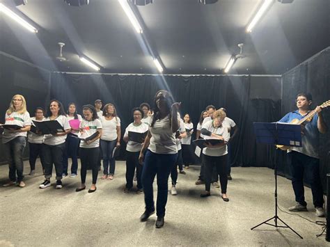 Nilópolis abre mais de 200 vagas para cursos como canto balé e teatro