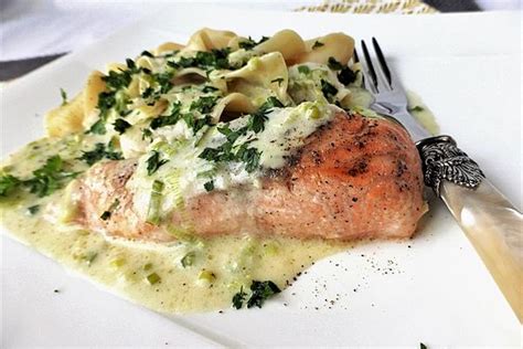 Lachs In Fr Hlingszwiebel Sahne Sauce Von Lisa Chefkoch