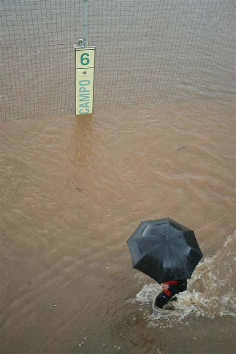 Las Lluvias Causan Inundaciones Y Obligan A Suspender Las Clases En