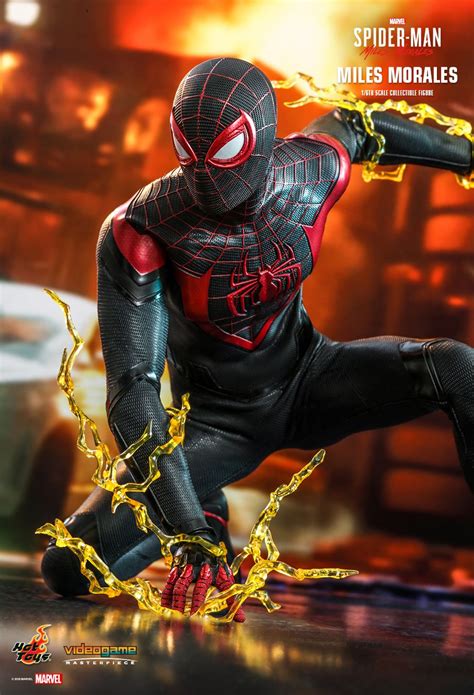This Marvels Spider Man Miles Morales Hot Toy Comes With His Own Spider Cat Kakuchopurei