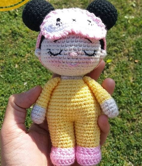 Amigurumi Örgü Oyuncak Modelleri Amigurumi Örgü Göz Bantlı Uykucu Kız