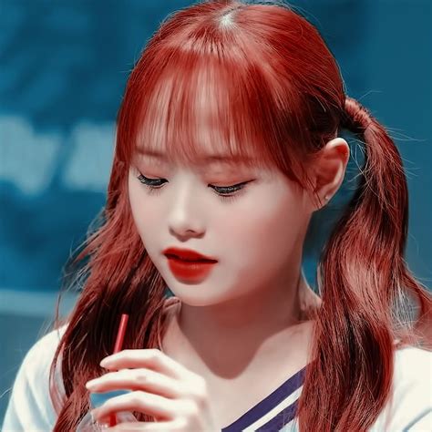 Chuu Loona Icons Hastag Chuu Chuuloona Loona Kpop Icons Girl