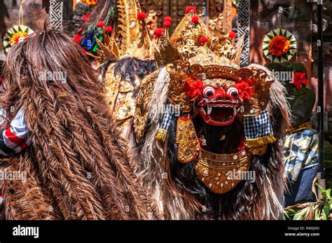 Barong dancing show fotografías e imágenes de alta resolución Página