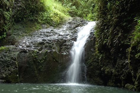 17 Surreal, Secret Swimming Holes You Have To Visit Before You Die