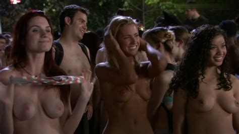 Голая Кэндес Крослак в American Pie Presents The Naked Mile