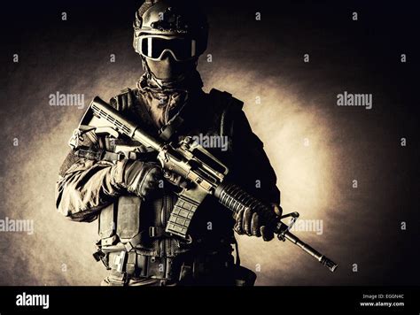 Spec Ops Police Officer Swat Stock Photo Alamy