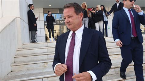 Λύτρας για την υπόθεση revenge porn γνωστού παρουσιαστή Πρέπει να