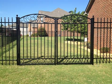 Double Scroll Gate Traditional Garden Atlanta By Allied Fence Co Houzz Au