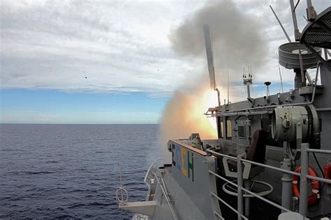 PACIFIC OCEAN (Sept. 20, 2020) The Ticonderoga-class guided-missile ...