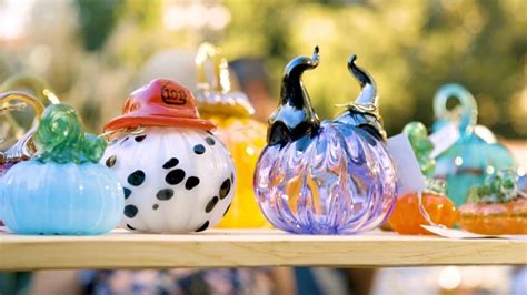 The Bay Area Glass Institute S Annual Glass Pumpkin Patch Sparks Next Generation Of Glassblowers