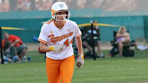 NCAA women's softball power rankings -- Tennessee Volunteers' Madison ...