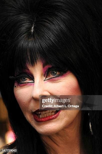 Elvira Mistress Of The Dark Appearance And Autograph Signing Photos And