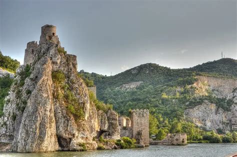 Golubac Fortress – Lazy Penguins