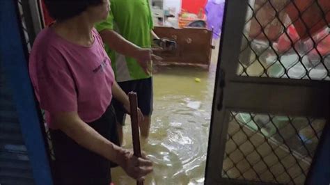 嘉義縣中埔鄉雨狂炸 普度宴變「真流水席」民眾淡定吃辦桌｜四季線上4gtv