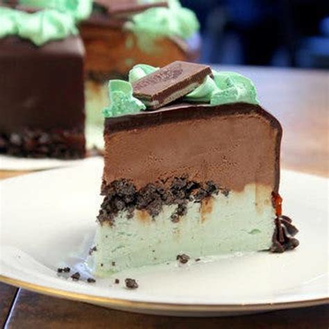 Best 7 Places That Deliver Ice Cream Cakes Nationwide Treat Buyer