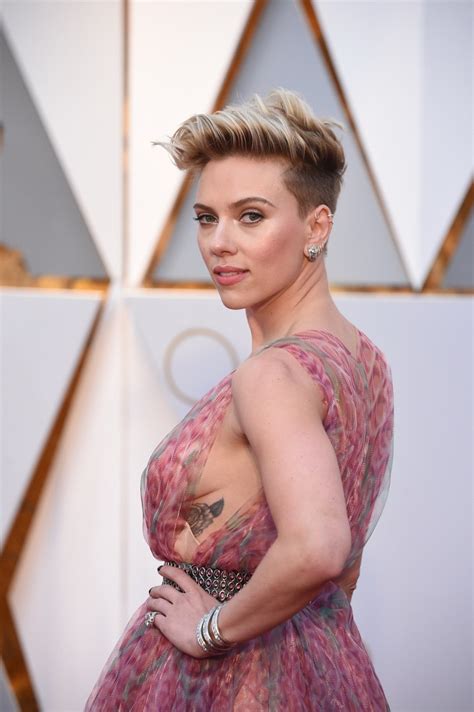 Scarlett Johansson Shows Sideboob In Pink Lace Dress Porn Pictures Xxx Photos Sex Images