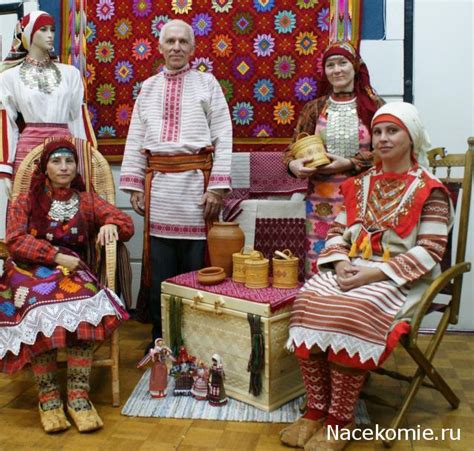 Куклы в народных костюмах №65 Кукла в удмуртском женском костюме ...