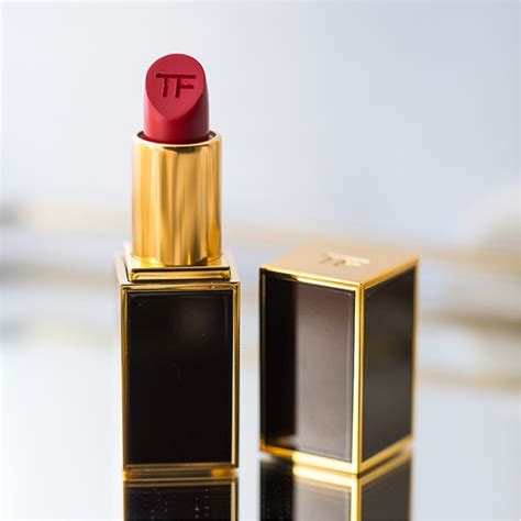 Tom Ford Lipstick | Emilia Jane Photography: Chicago Wedding Photography