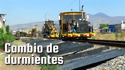 Asi Se Cambian Los Durmientes De Una Via Del Tren Maquinaria Y Hombres