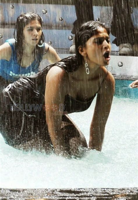 Anushka Shetty Hot Rain Photos Kollywood Zone
