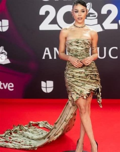 Danna Paola Lleva Un Vestido Quemado Latin Grammy