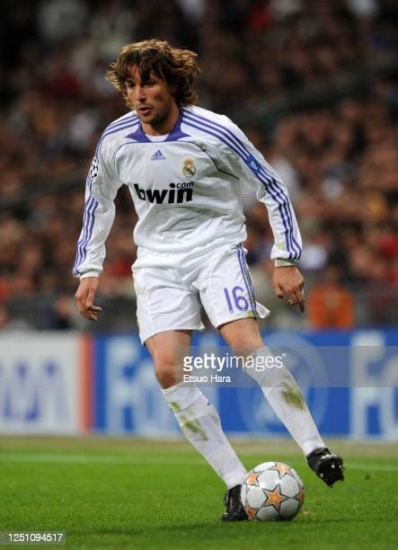 Gabriel Heinze Real Madrid Photos and Premium High Res Pictures - Getty ...