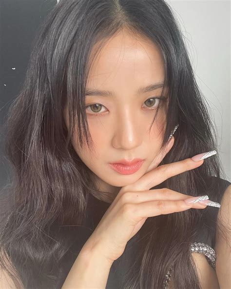 210521 JISOO Instagram Update Kpopping