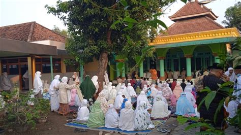 Salat Idul Fitri 1442 Di Kampung Halaman Vlix Id