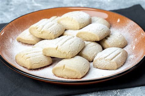 Az Malzemeli Pratik Ve Kolay Kurabiye Tarifi Yemek