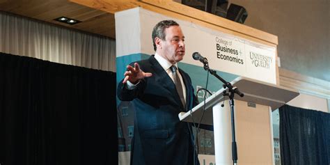 David Frum Offers Insights Into Todays Political Landscape At