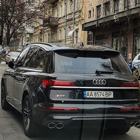 В Україні помітили новітній «заряджений» кросовер Audi (фото) - Твоя МАШИНА
