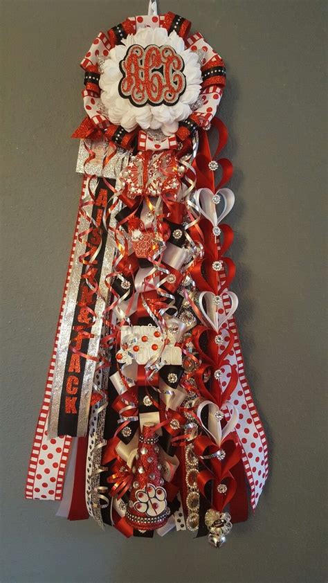 I Like The Heart Ribbon Homecoming Mums Homecoming Mums Diy Big