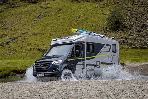 La Hymer Ml T Crossover Transforma A La Mercedes Sprinter En Una Camper