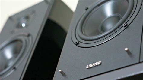 Edifier R2000DB Bookshelf Speakers Can Easily Crank to 11 [Review]