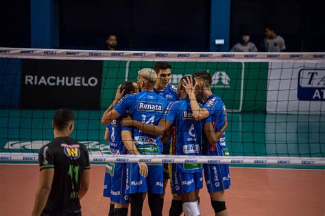 Vôlei Renata chega a cinco vitórias seguidas ao bater o América Mineiro