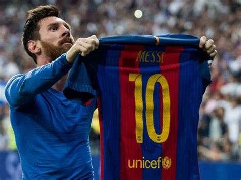 Watch 15 Times El Claisco Record Scorer Lionel Messi Silenced